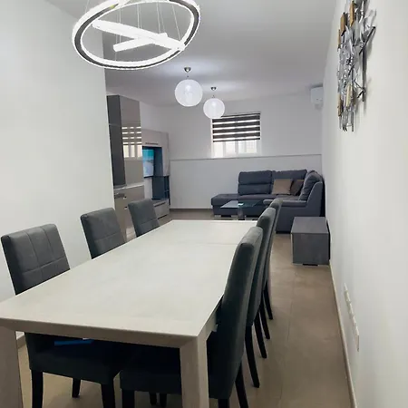 Apartment Brand New Exclusively For Holidays *
